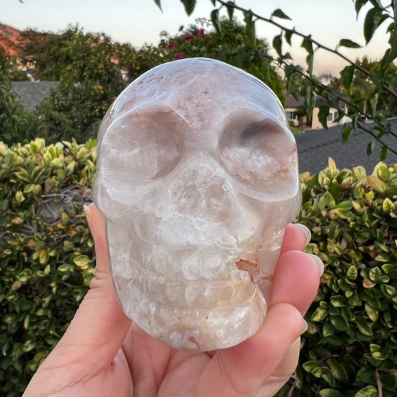 Quartzy Flower Agate Skull - Picture 5 of 10